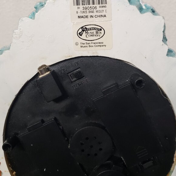 Holiday Decor - SanFrancisco Music Box Company - Rotating Bears on Ice w/Box - Picture 7 of 9